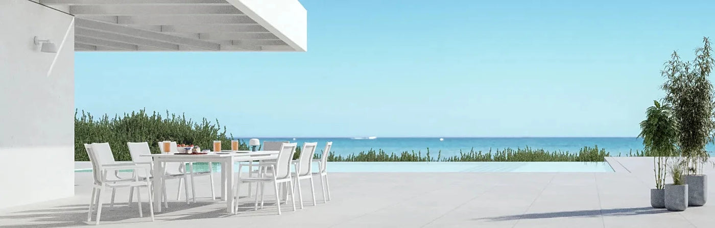 Garten Essgarnitur aus Aluminium mit ausziehbarem Esstisch und Sesseln